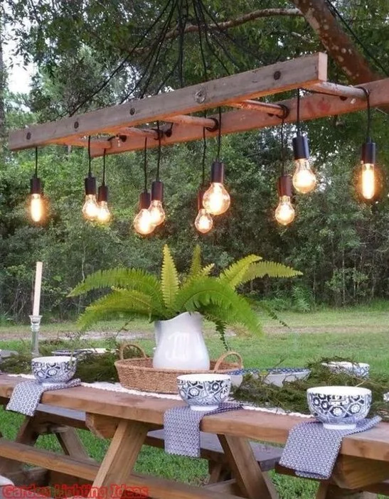 venkovní LED světelný řetěz na terase